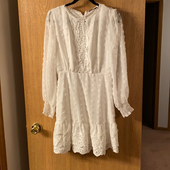 White mini dress - Picture 2 of 7